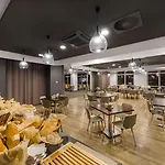 Crowne Plaza By Ihg 4*