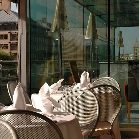 Crowne Plaza By Ihg Hotel