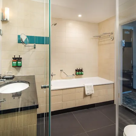Crowne Plaza By Ihg