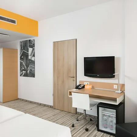 Crowne Plaza By Ihg Hotel
