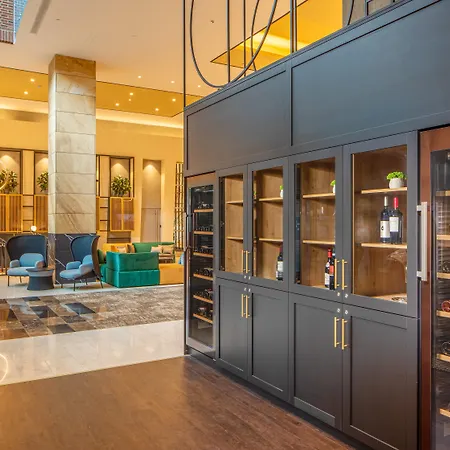 Crowne Plaza By Ihg Hotel 4*