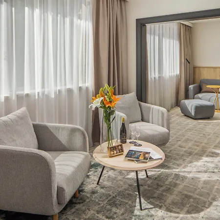 Hotel Crowne Plaza By Ihg 4*