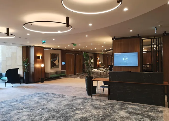 Crowne Plaza By Ihg