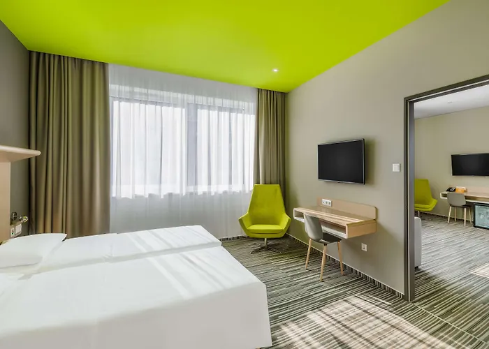 Crowne Plaza By Ihg Hotel