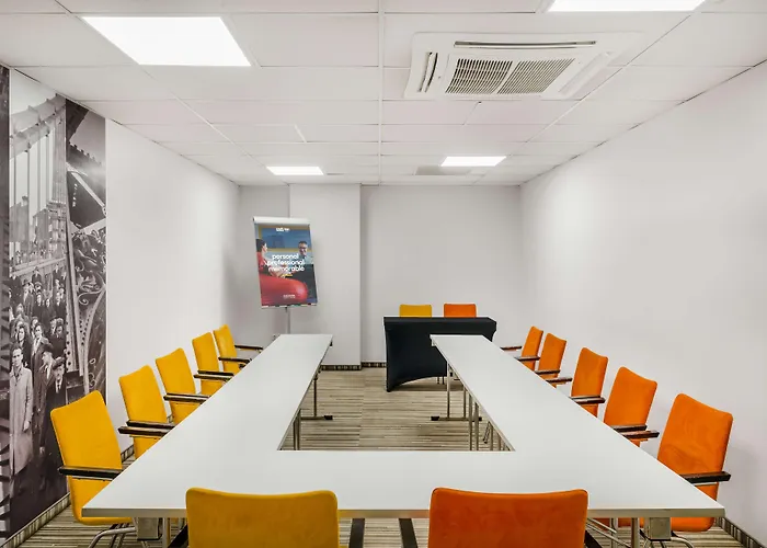 Crowne Plaza By Ihg Hotel