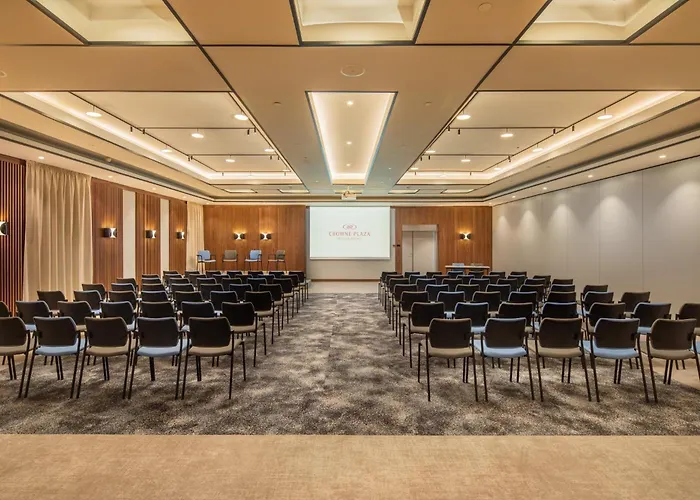 Hotel Crowne Plaza By Ihg 4*