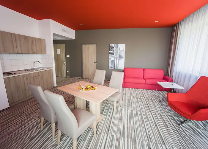 Crowne Plaza By Ihg Hotel