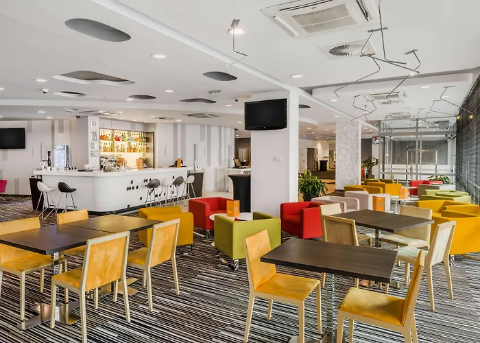 Crowne Plaza By Ihg Hotel 4*