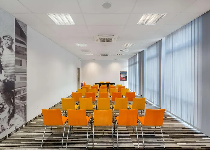 Crowne Plaza By Ihg Hotel 4*