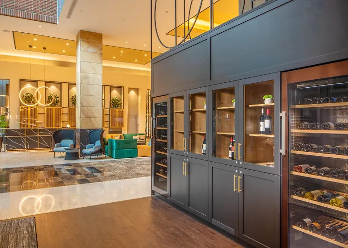 Crowne Plaza By Ihg Hotel 4*