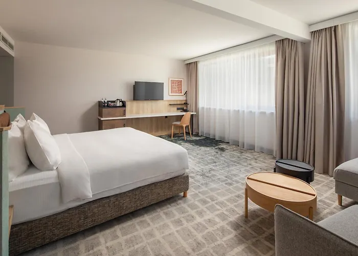 Crowne Plaza By Ihg 4*