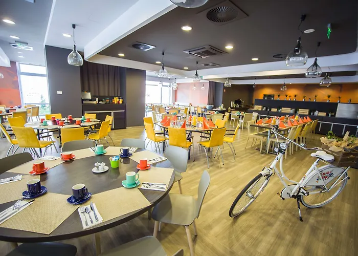 Crowne Plaza By Ihg Hotel 4*