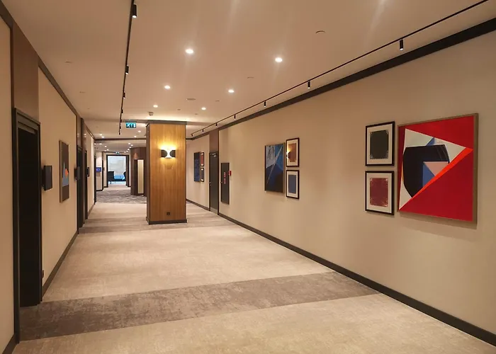 Crowne Plaza By Ihg 4*