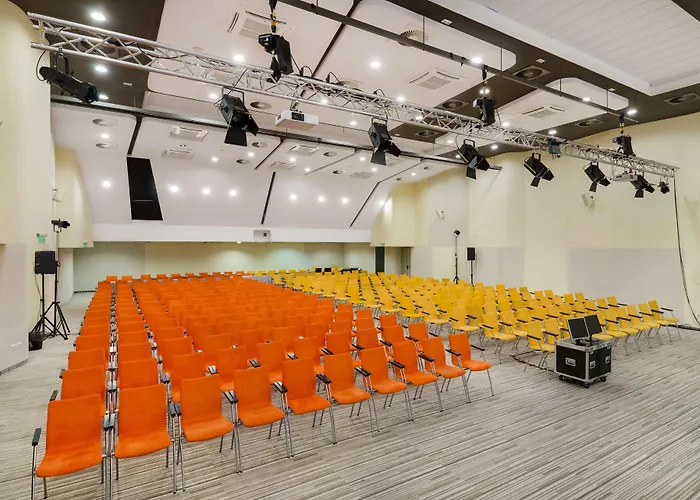 Crowne Plaza By Ihg Hotel