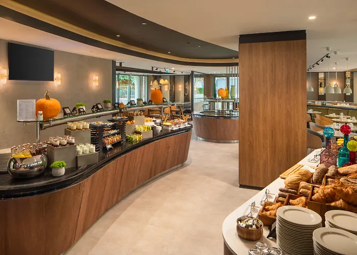 Crowne Plaza By Ihg 4*