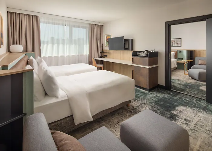 Crowne Plaza By Ihg Hotel 4*