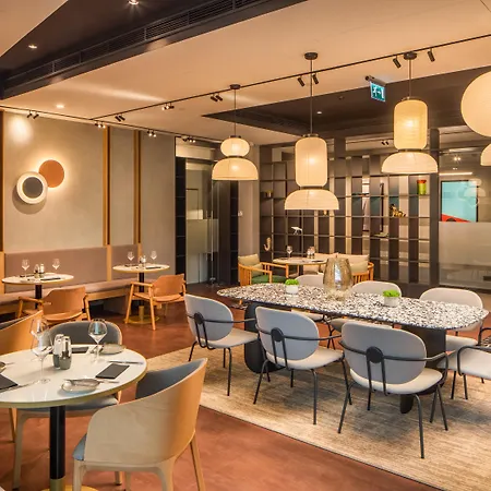 Отель Crowne Plaza By Ihg Будапешт