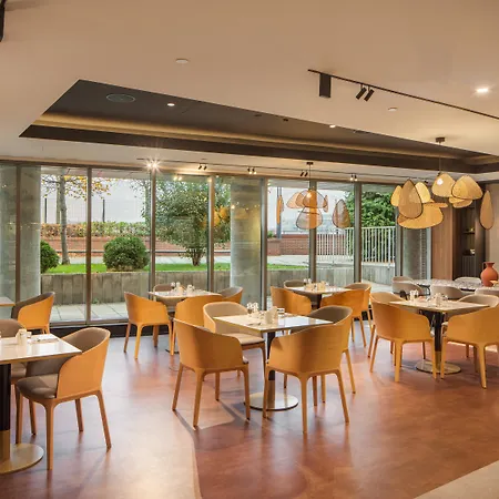 Crowne Plaza By Ihg 호텔 4*