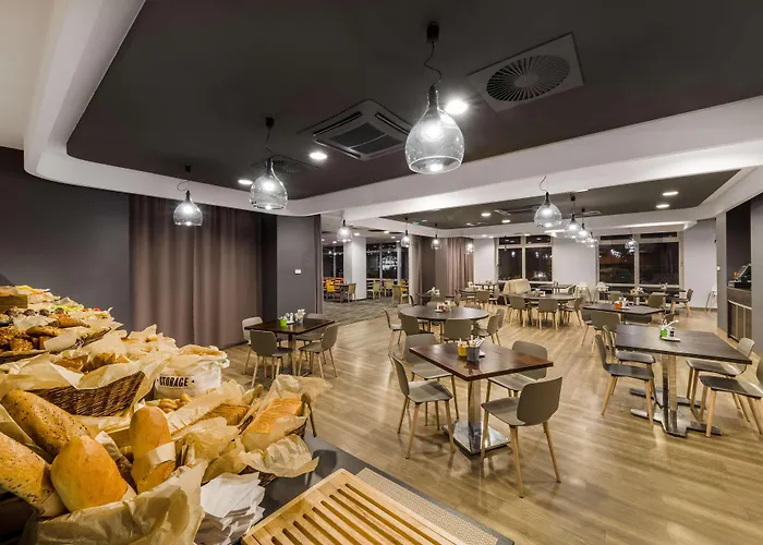 Crowne Plaza By Ihg 4*