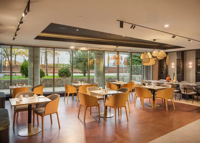 Crowne Plaza By Ihg Hotell 4*